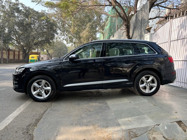 Second-hand 2019 Audi Q7 40 TFSI Quattro for sale in New Delhi-3