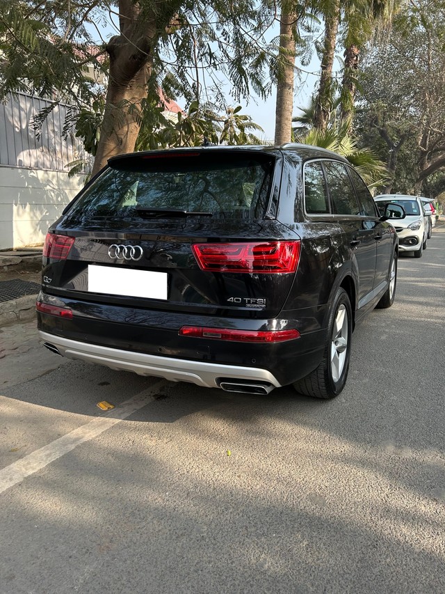 Second-hand 2019 Audi Q7 40 TFSI Quattro for sale in New Delhi-2
