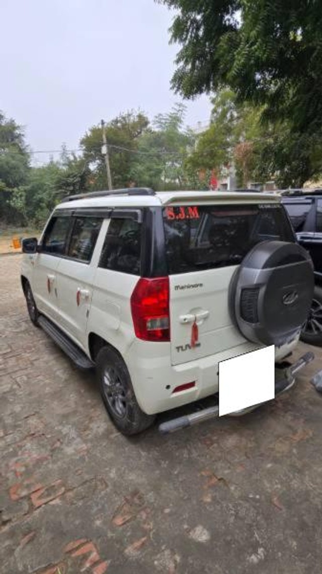 Second-hand 2018 Mahindra TUV 300 T10 for sale in Varanasi-3