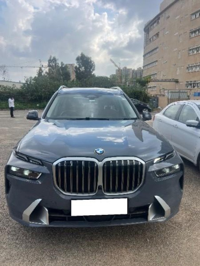 Second-hand 2024 BMW X7 xDrive40d Design Pure Excellence for sale in Bangalore-1