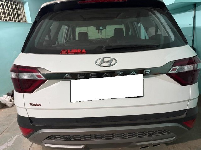 Second-hand 2023 Hyundai Alcazar Platinum 7-Seater for sale in Giridih-2