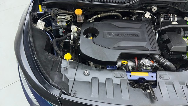 Second-hand 2022 Tata Altroz XZ Diesel for sale in New Delhi-31