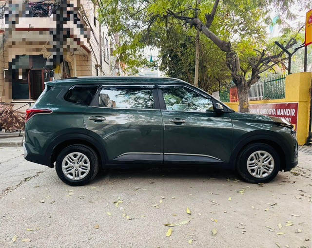 Second-hand 2024 Kia Carens Prestige Opt for sale in New Delhi