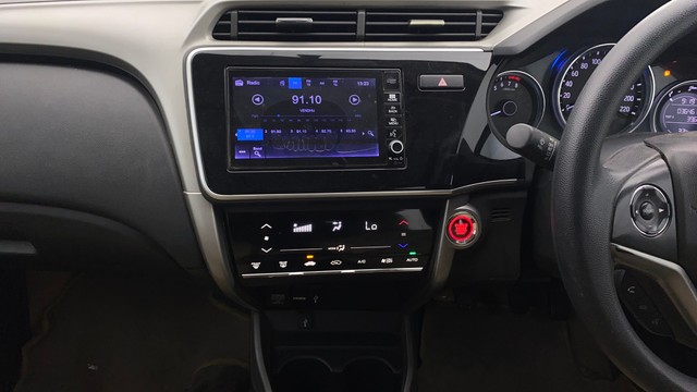 Second-hand 2017 Honda City i VTEC V for sale in Chennai-22