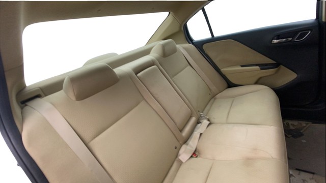 Second-hand 2017 Honda City i VTEC V for sale in Chennai-16