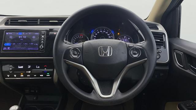 Second-hand 2017 Honda City i VTEC V for sale in Chennai-12