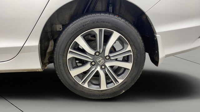 Second-hand 2017 Honda City i VTEC V for sale in Chennai-27