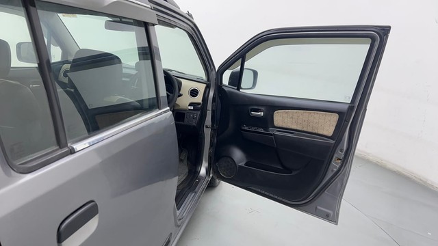 Second-hand 2017 Maruti Suzuki Wagon R VXI for sale in Ghaziabad-16