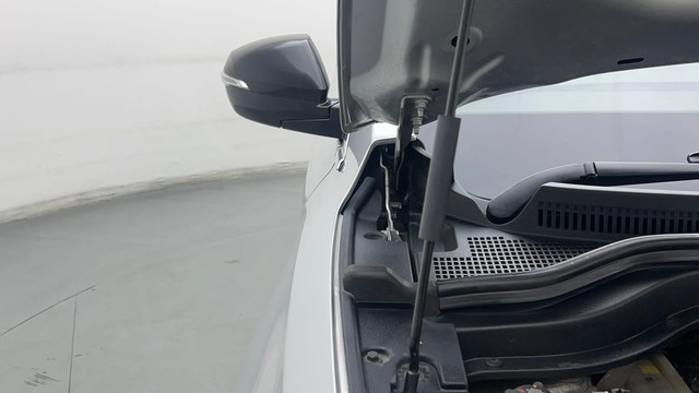 Second-hand 2022 Mahindra XUV700 AX5 7 Str for sale in Noida-35