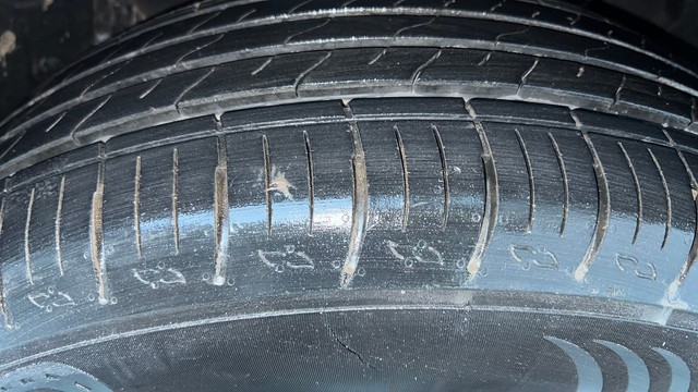 Second-hand 2022 Mahindra XUV700 AX5 7 Str for sale in Noida-36