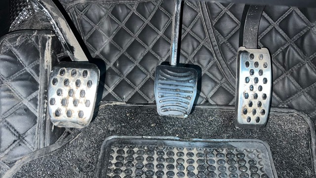 Second-hand 2022 Mahindra XUV700 AX5 7 Str for sale in Noida-14