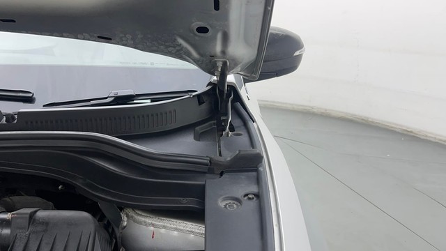 Second-hand 2022 Mahindra XUV700 AX5 7 Str for sale in Noida-39