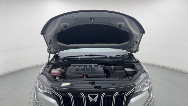 Second-hand 2022 Mahindra XUV700 AX5 7 Str for sale in Noida-8