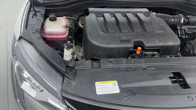 Second-hand 2022 Mahindra XUV700 AX5 7 Str for sale in Noida-37