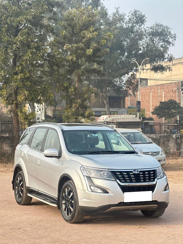 Mahindra XUV500 AT W10 FWD Second-hand 2018 Mahindra XUV500 AT W10 FWD for sale in Zirakpur-0
