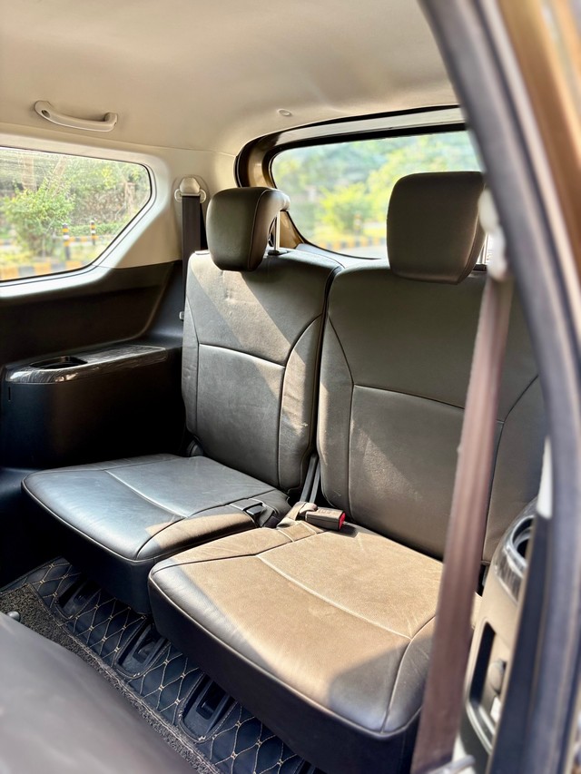 Second-hand 2019 Maruti XL6 Alpha for sale in New Delhi-6