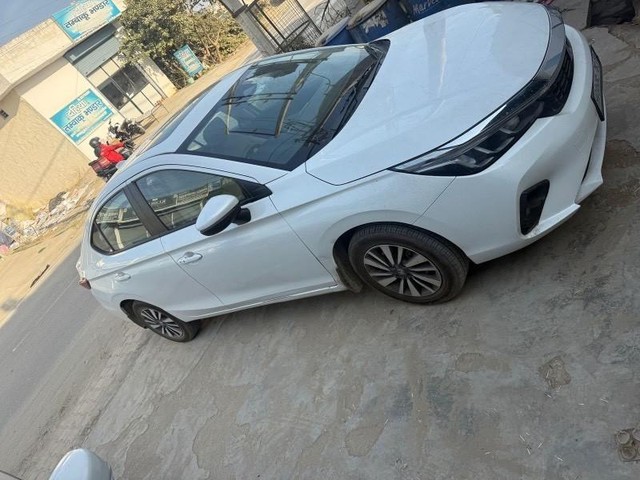 Second-hand 2023 Honda City VX CVT for sale in Panipat-2