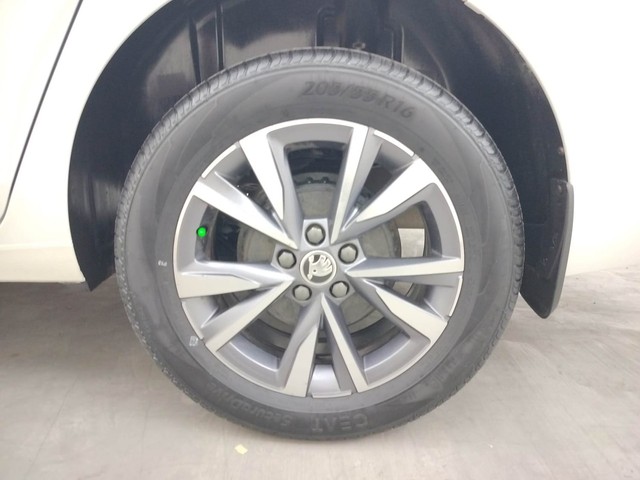 Second-hand 2022 Skoda Slavia 1.5 TSI Style DSG for sale in Coimbatore-19