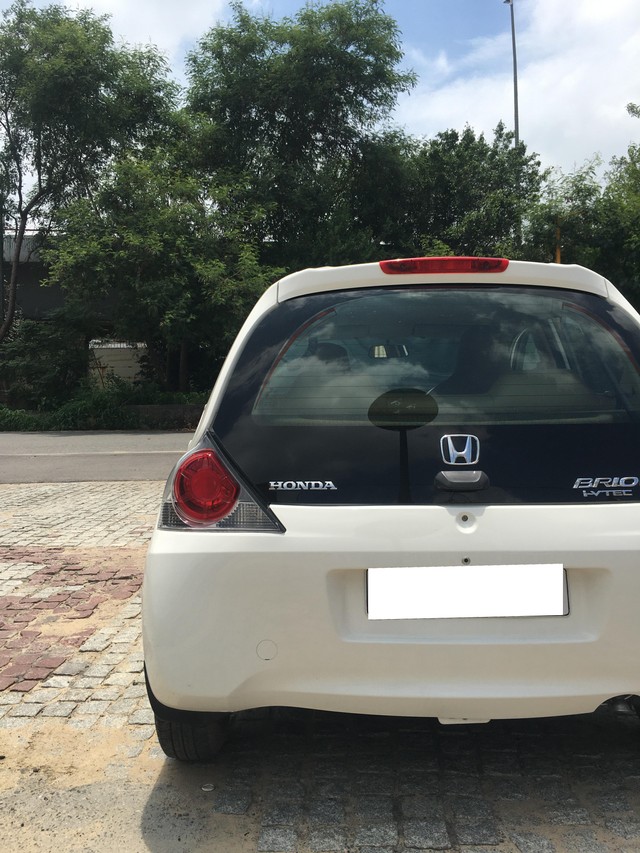 Second-hand 2015 Honda Brio VX AT for sale in New Delhi-11