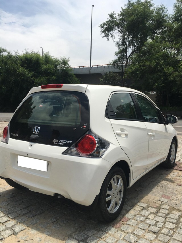 Second-hand 2015 Honda Brio VX AT for sale in New Delhi-17