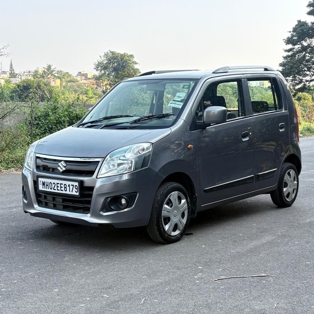 Second-hand 2016 Maruti Wagon R AMT VXI for sale in Pune-4