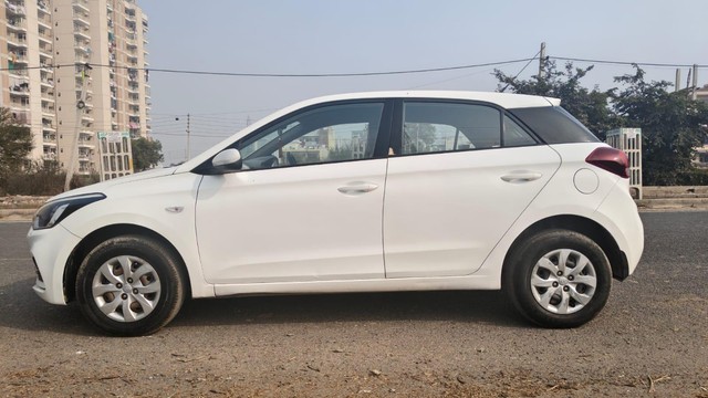 Second-hand 2019 Hyundai i20 Petrol Magna for sale in Faridabad-4