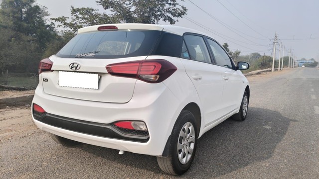 Second-hand 2019 Hyundai i20 Petrol Magna for sale in Faridabad-9