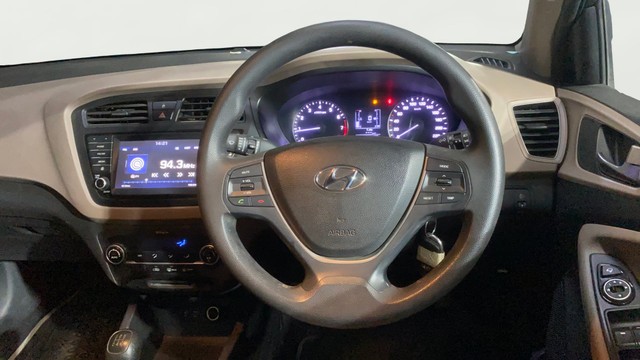 Second-hand 2017 Hyundai i20 Asta 1.2 for sale in Kolkata-12
