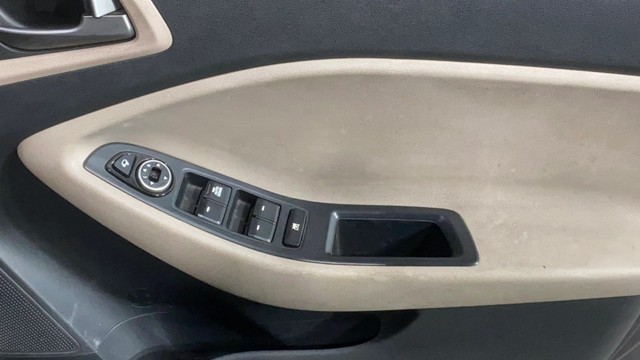 Second-hand 2017 Hyundai i20 Asta 1.2 for sale in Kolkata-17