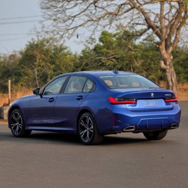 Second-hand 2024 BMW 3 Series Long Wheelbase 330Li M Sport GL for sale in Porvorim-9