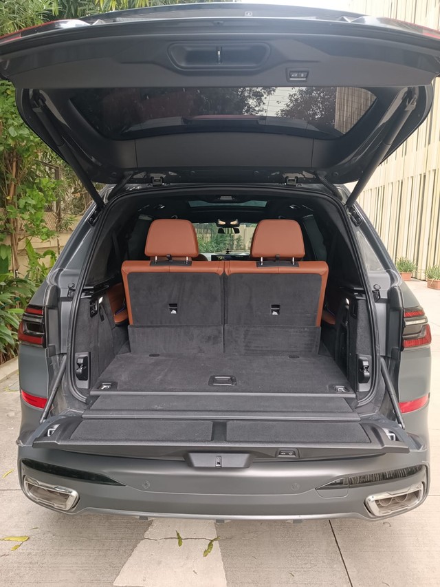 BMW X7 xDrive40i M Sport Second-hand 2024 BMW X7 xDrive40i M Sport for sale in Mumbai-9