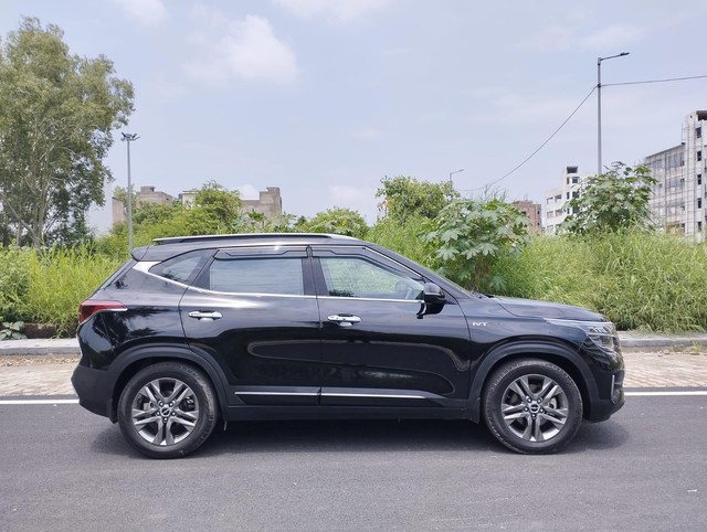Second-hand 2023 Kia Seltos HTX IVT for sale in New Delhi-1