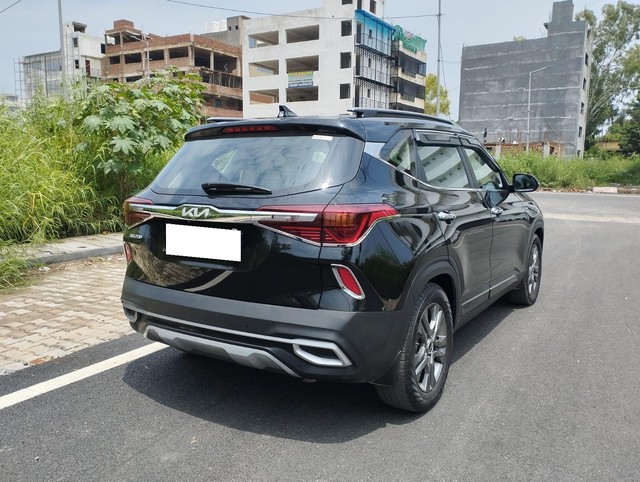 Second-hand 2023 Kia Seltos HTX IVT for sale in New Delhi-8