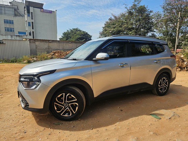 Second-hand 2022 Kia Carens Prestige BSVI for sale in Bangalore-13