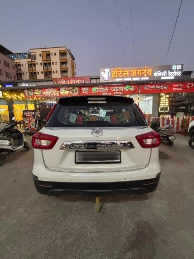 Second-hand 2022 Toyota Urban cruiser Mid AT for sale in Pune-2