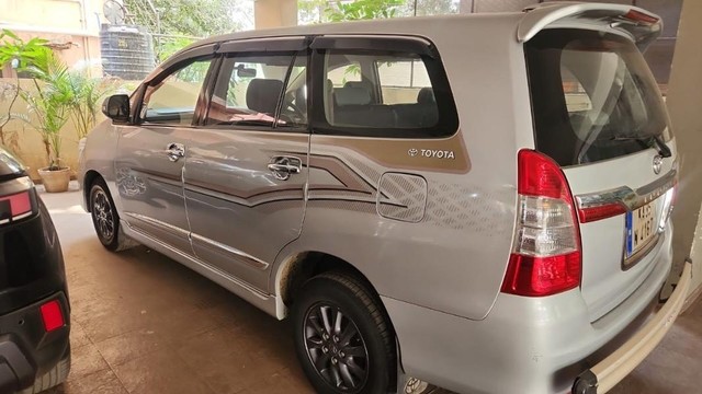 Second-hand 2014 Toyota Innova 2.5 VX (Diesel) 7 Seater for sale in Hospet-2