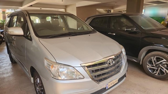 Second-hand 2014 Toyota Innova 2.5 VX (Diesel) 7 Seater for sale in Hospet-4