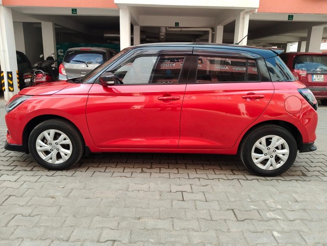 Second-hand 2024 Maruti Swift ZXi for sale in Chennai-6