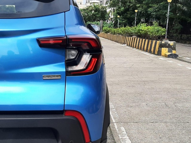 Second-hand 2021 Renault Kiger RXT for sale in Mumbai-9