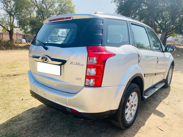 Second-hand 2015 Mahindra XUV500 W8 2WD for sale in Ahmedabad-10