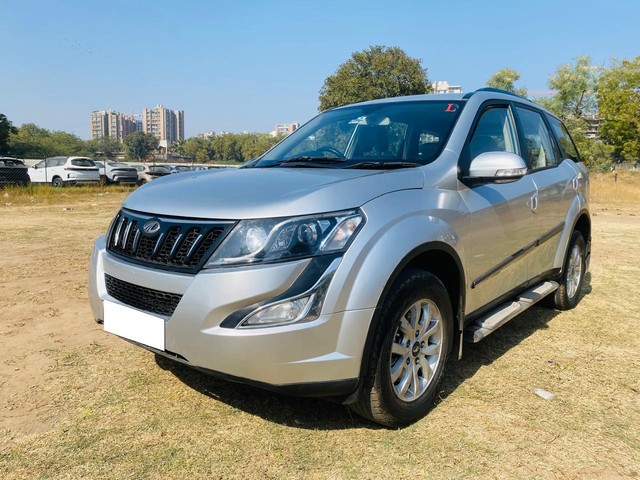 Second-hand 2015 Mahindra XUV500 W8 2WD for sale in Ahmedabad-4