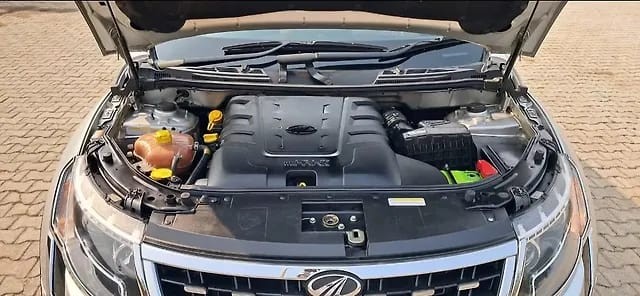 Second-hand 2018 Mahindra XUV500 W11 AT BSIV for sale in New Delhi-1