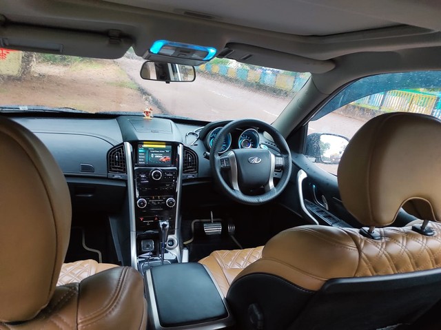 Second-hand 2018 Mahindra XUV500 W11 AT BSIV for sale in New Delhi-5