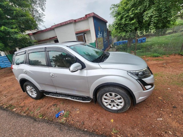 Second-hand 2018 Mahindra XUV500 W11 AT BSIV for sale in New Delhi-11
