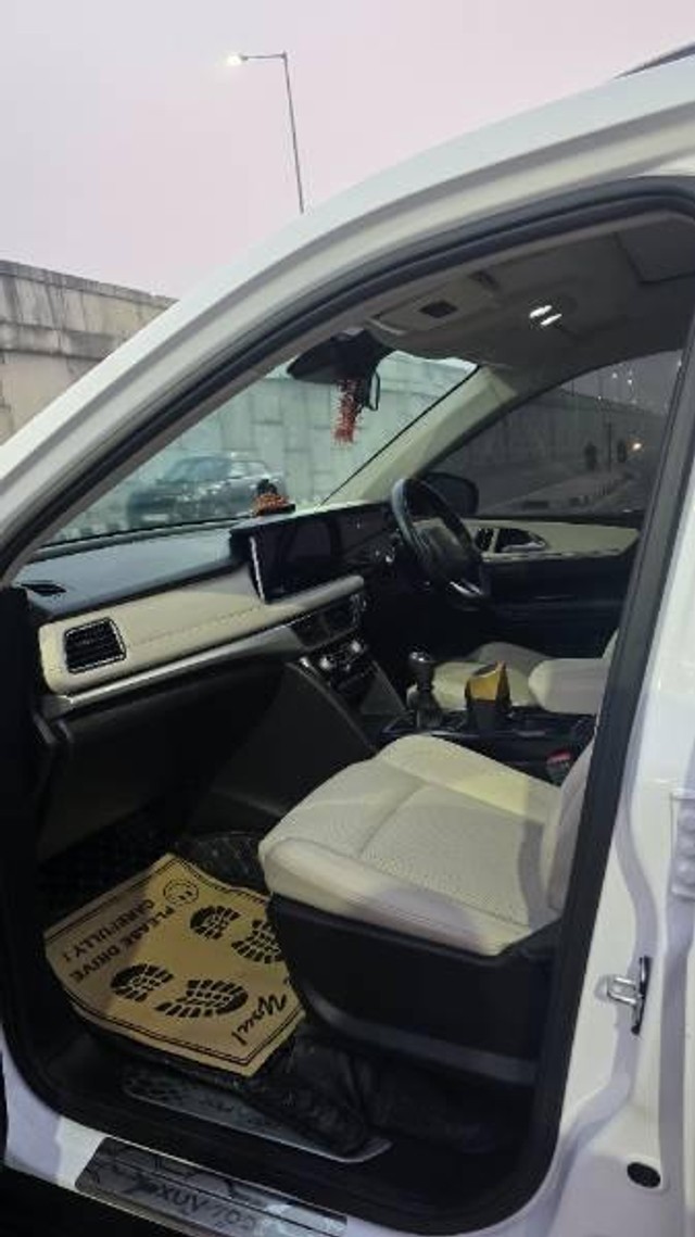 Second-hand 2024 Mahindra XUV700 AX7L 7Str Diesel for sale in Lucknow-4