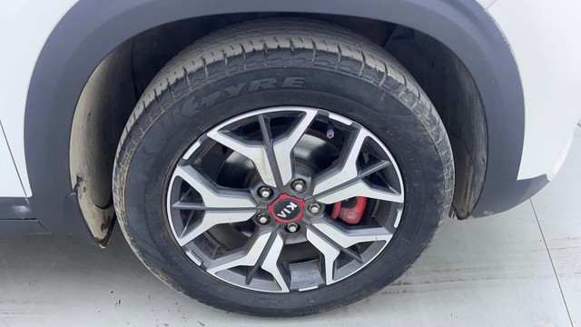 Second-hand 2019 Kia Seltos GTX Plus S Turbo DCT for sale in Hyderabad-17