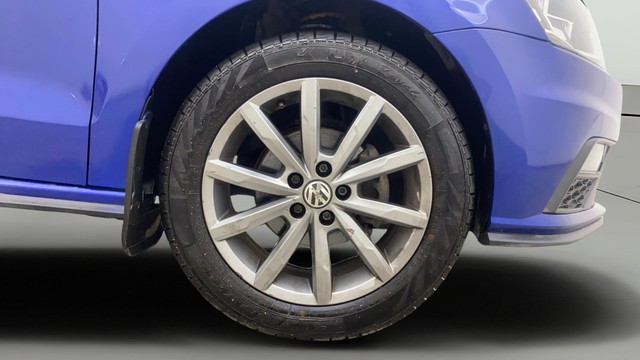 Second-hand 2020 Volkswagen Vento 1.0 TSI Highline Plus for sale in Hyderabad-23