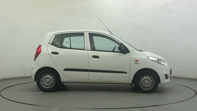 Second-hand 2014 Hyundai i10 Magna 1.1 for sale in Ahmedabad-2
