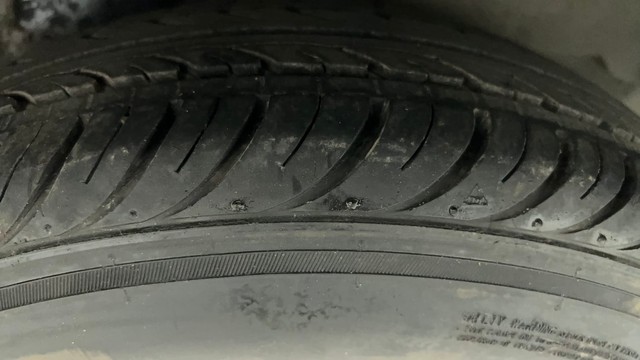 Second-hand 2014 Hyundai i10 Magna 1.1 for sale in Ahmedabad-34