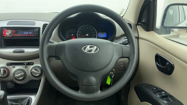 Second-hand 2014 Hyundai i10 Magna 1.1 for sale in Ahmedabad-33